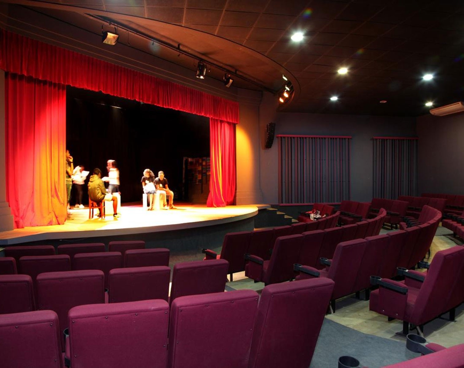 Auditório, cinema e teatro